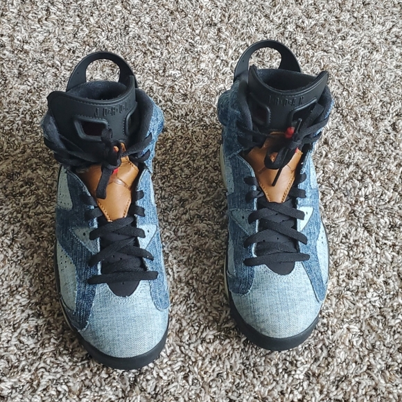 Washed Denim Air Jordan 6 Retro Sneakers - Picture 2 of 7